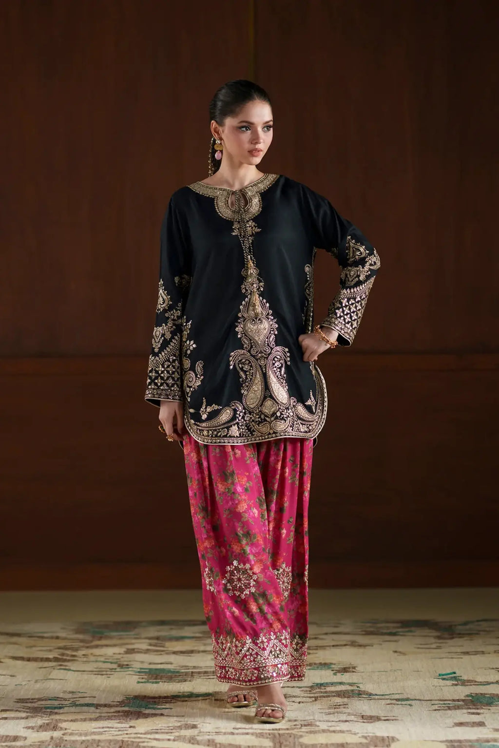 EMBROIDERED SUIT