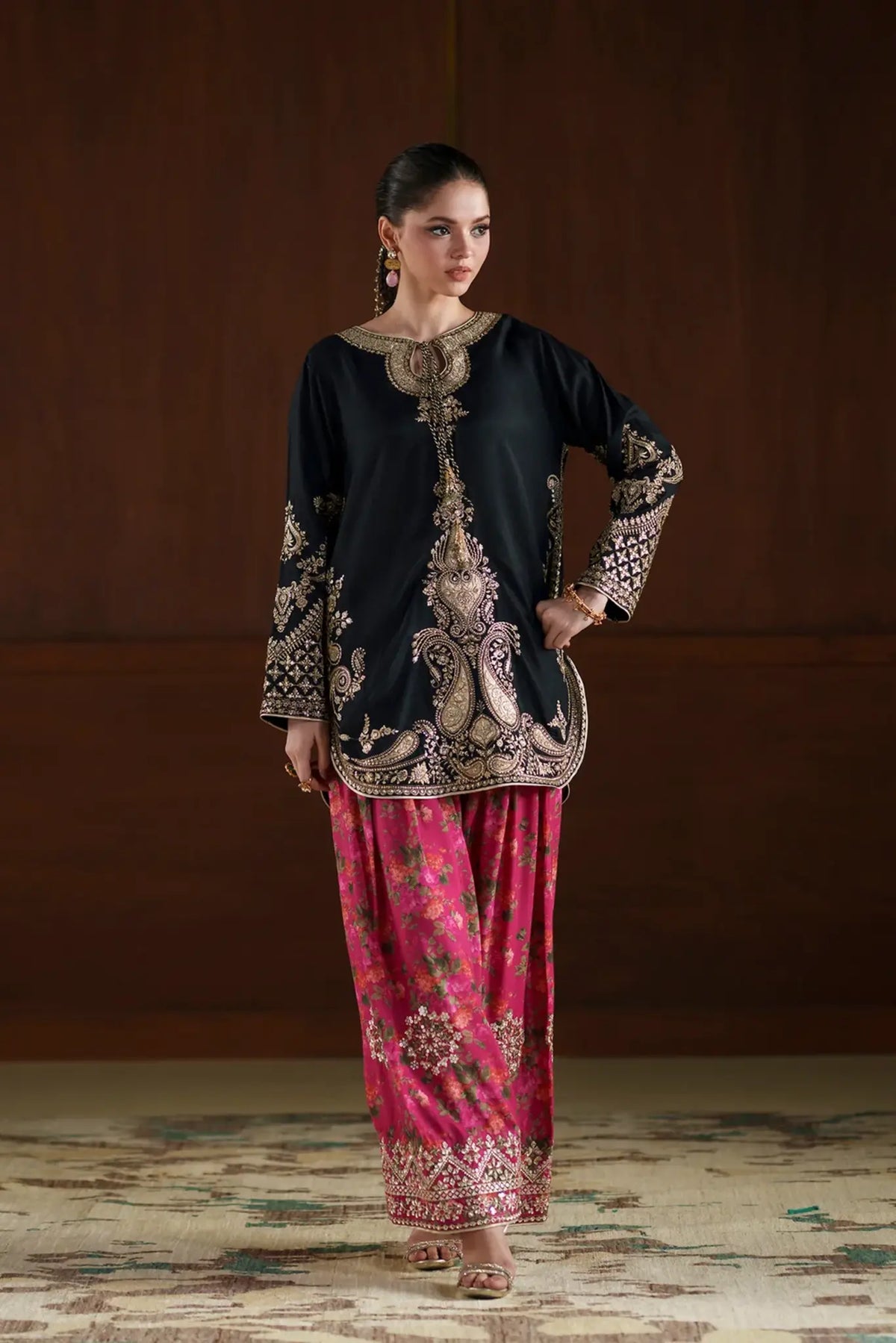 EMBROIDERED SUIT