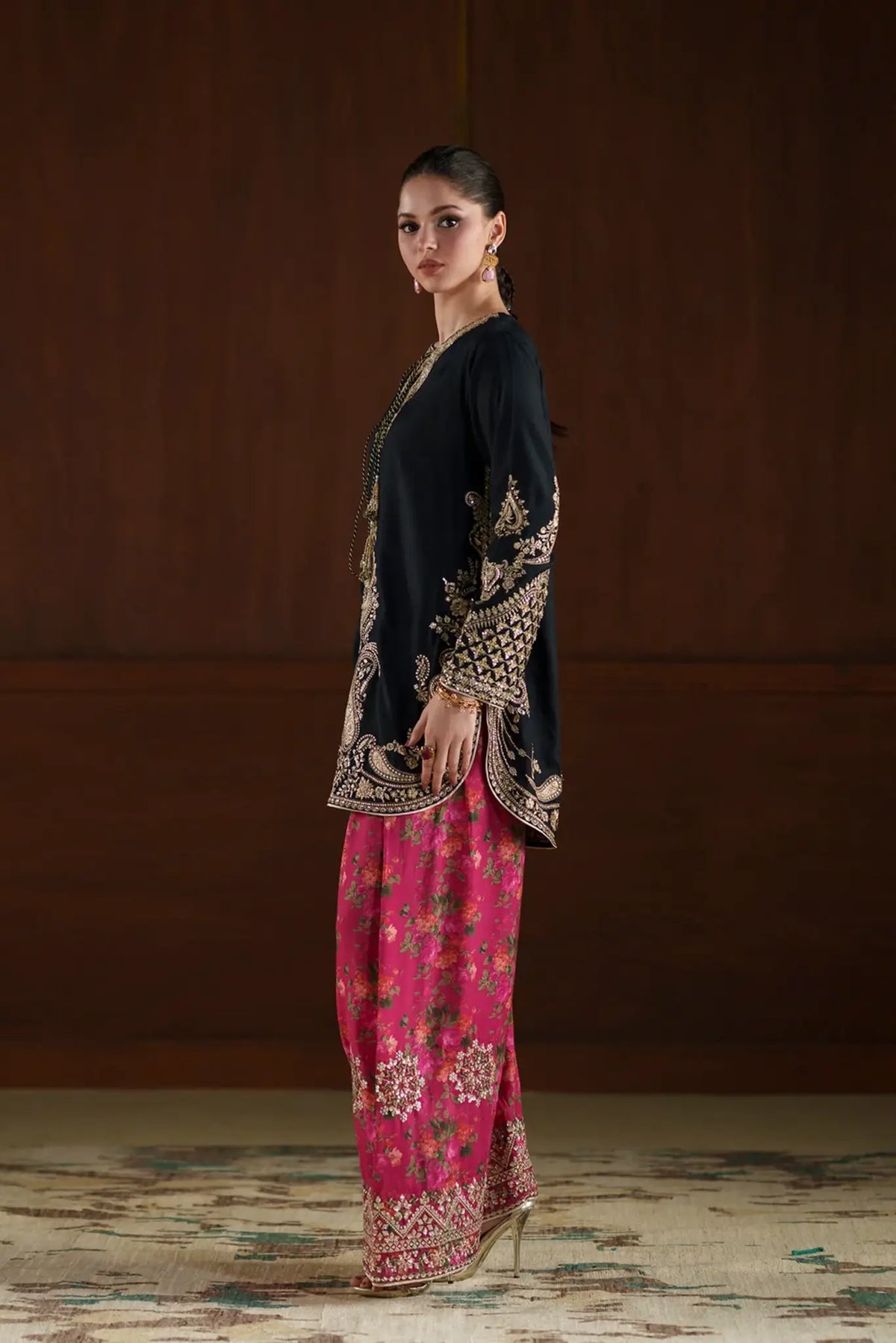 EMBROIDERED SUIT