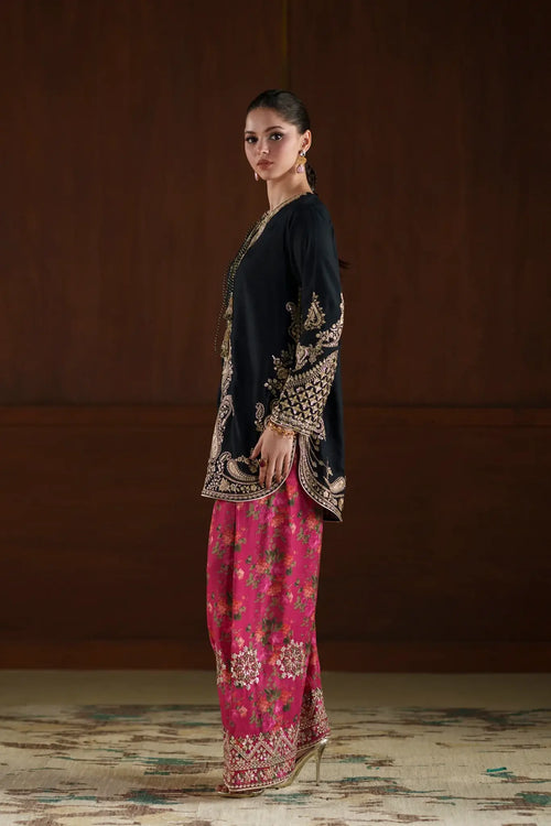 EMBROIDERED SUIT
