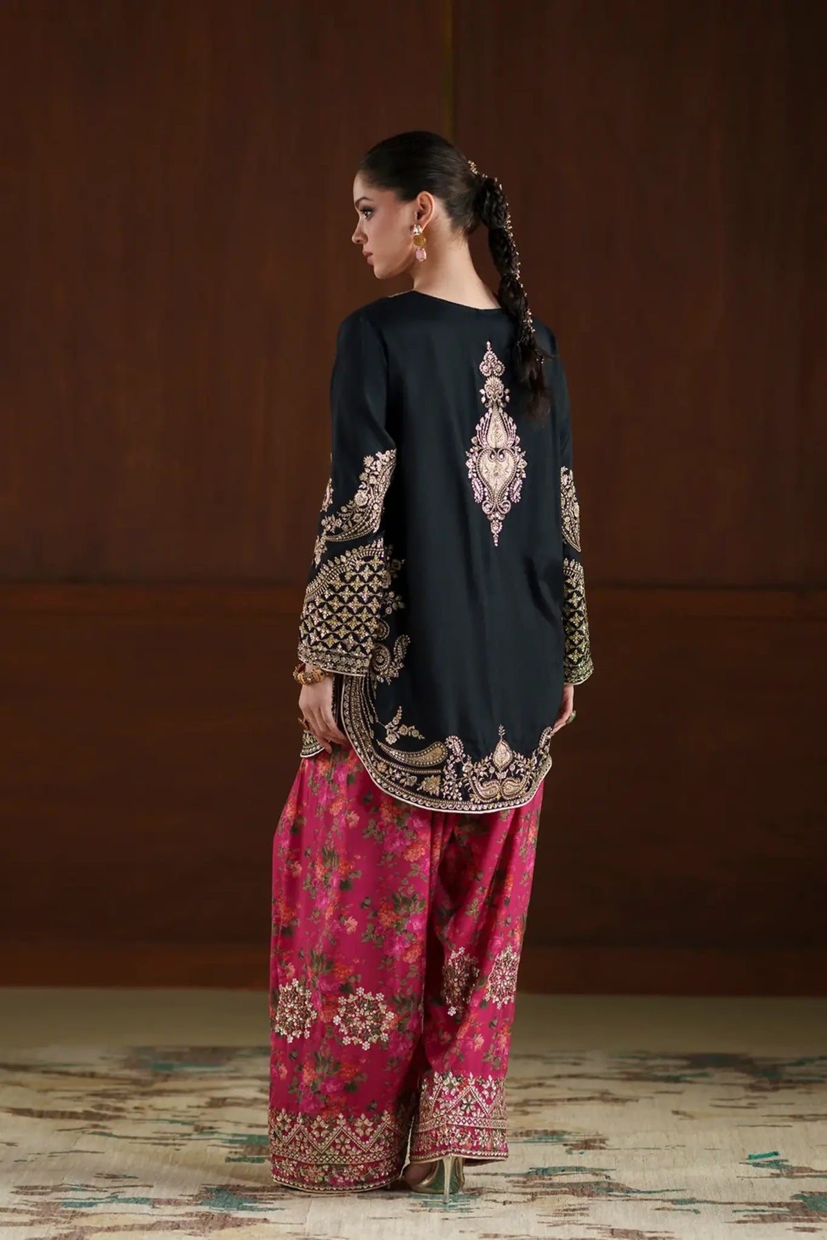 EMBROIDERED SUIT